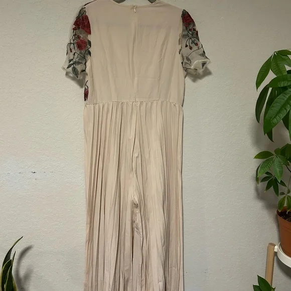 Elegant Boho Champagne Tone Floral Embroidered Patchwork Pleated Jumpsuit - Picture 4 of 9